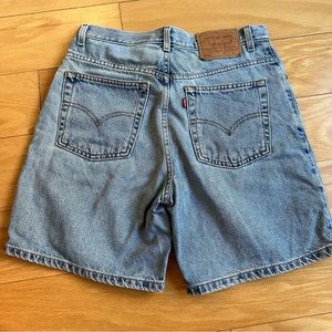 Vintage Women’s High Waisted 550 Levi Shorts